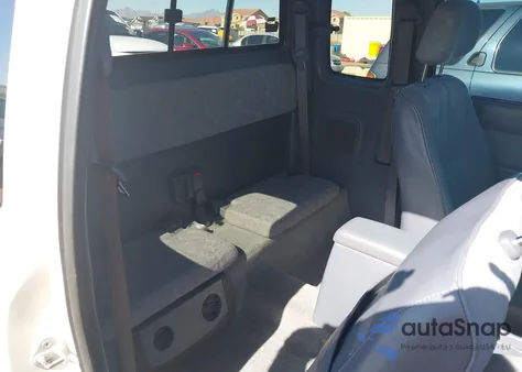 2000 Toyota Tacoma Xtracab from USA, damaged, VIN 5TEWM72N1YZ704915